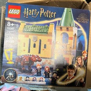 LEGO Harry Potter Hogwarts Adventure Set - Yellow and Green